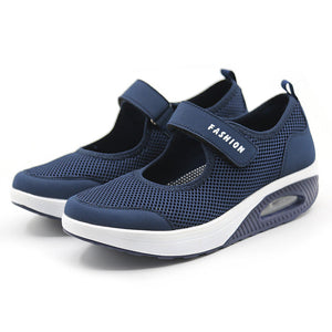 KADINLAR İÇİN KONFORLU, KAYMAZ AYAKKABILAR